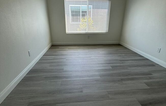 2 beds, 1 bath, 850 sqft, $2,325, Unit 9185-10