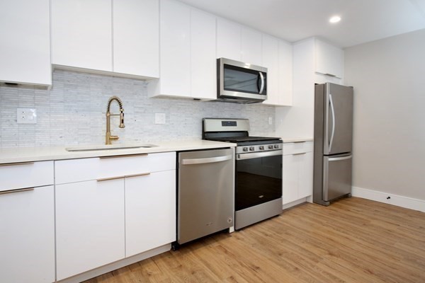 15 LANARK RD