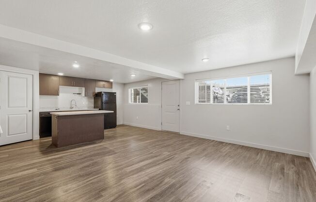 2 beds, 1 bath, 850 sqft, $1,250, Unit B-104