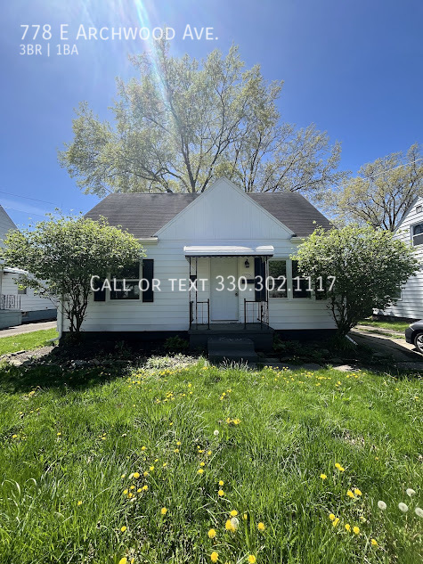 778 E ARCHWOOD AVE