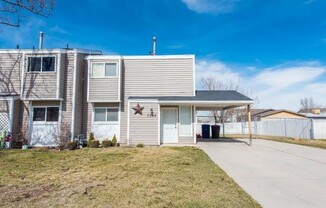 3 Bedroom 1.5 Bath Magna Condo. Pets Welcome