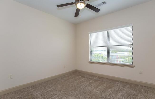 1 bed, 1 bath, 661 sqft, $1,200