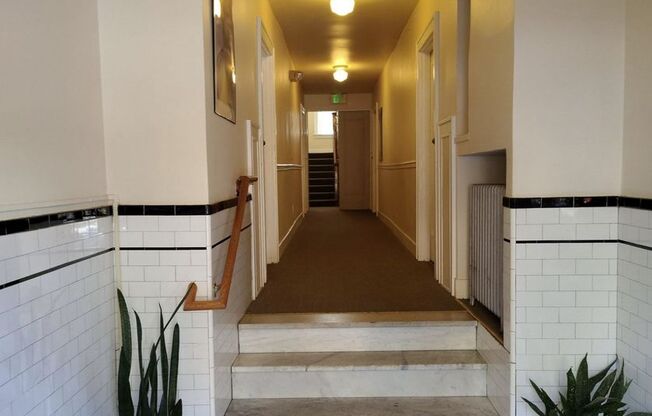 Elwood Apartments