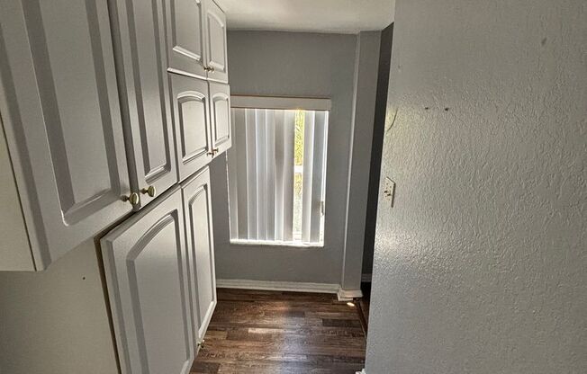 3 beds, 3 baths, 1,938 sqft, $2,690, Unit Unit 4
