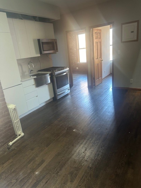 3 beds, 1 bath, $7,495, Unit 6A