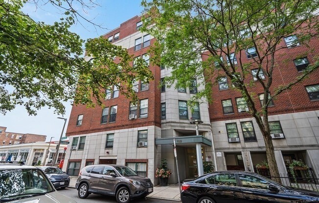 1 bed, 1 bath, 624 sqft, $2,950, Unit 7A