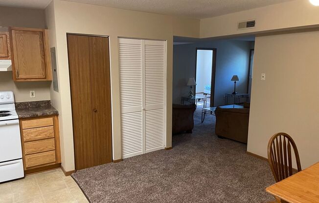 4 beds, 2 baths, $1,410, Unit Apt. #201