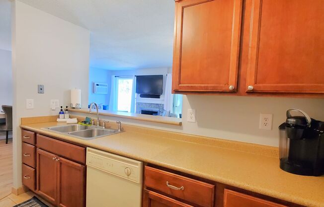 2 beds, 2 baths, $1,325, Unit # 1