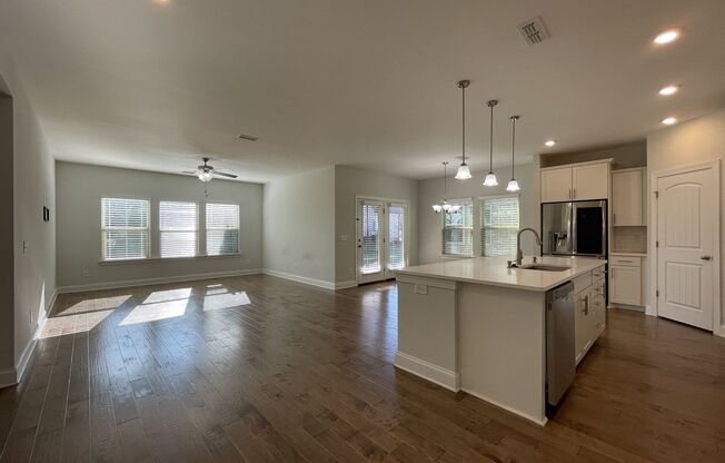 Beautiful home in Foxland Harbor