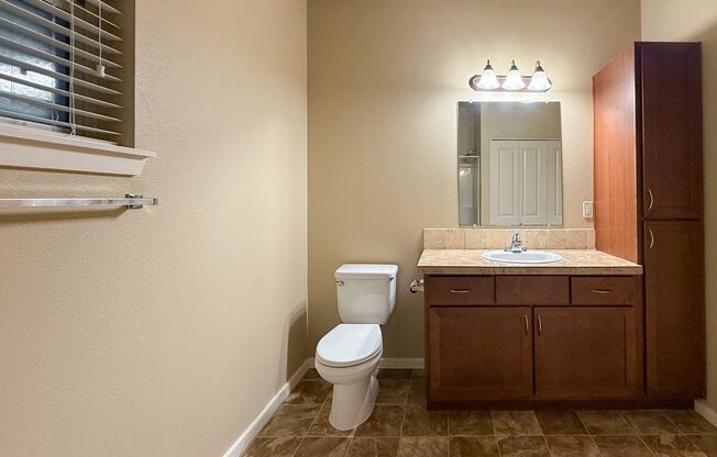 2 beds, 2 baths, 1,090 sqft, $1,600, Unit 501-05