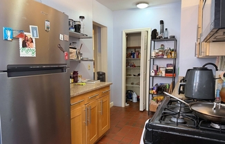 3 beds, 1 bath, 1,000 sqft, $4,800, Unit 12