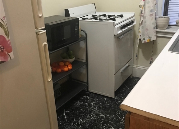 1 bed, 1 bath, 420 sqft, $2,200, Unit 21