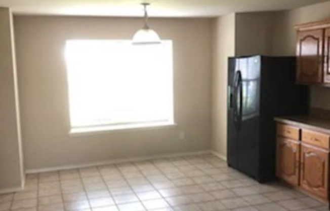 3 beds, 2 baths, $2,100