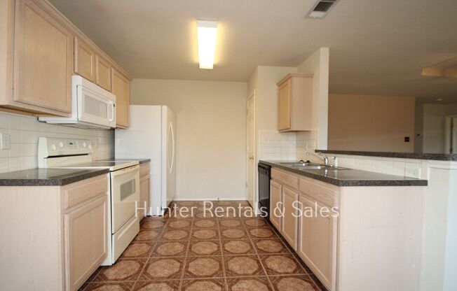 3 beds, 2 baths, $1,450