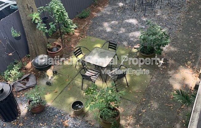 1 bed, 1 bath, 550 sqft, $1,000, Unit 6