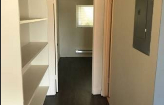 1 bed, 1 bath, 665 sqft, $1,595, Unit #4