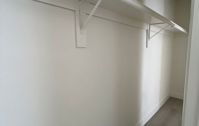 1 bed, 1 bath, 900 sqft, $2,022, Unit 381-35