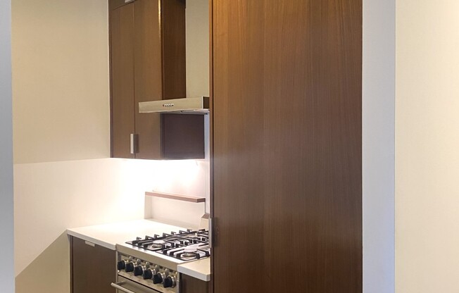 1 bed, 1 bath, 866 sqft, $6,175, Unit 716