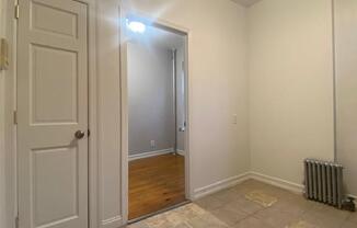 2 beds, 1 bath, 350 sqft, $2,925, Unit 26