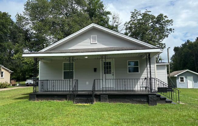 Fully renovated 3 bedroom 2 bathroom house!   Lawn Care Included