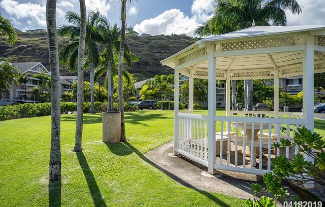 Available May 5th!  2-bedroom, 2-bath, 2 tandem parking at Lalea in Hawaii Kai