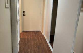 Studio, 1 bath, $1,300, Unit 17