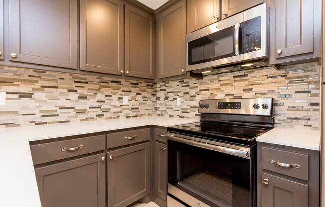 1 bed, 1 bath, 589 sqft, $999, Unit 122 A2 Patio