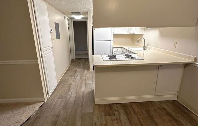 2 beds, 1 bath, $1,700, Unit 494810