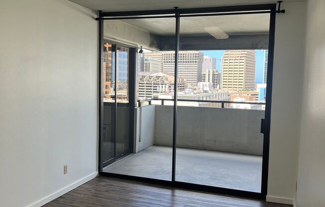 3 beds, 2 baths, $3,400, Unit # 1102