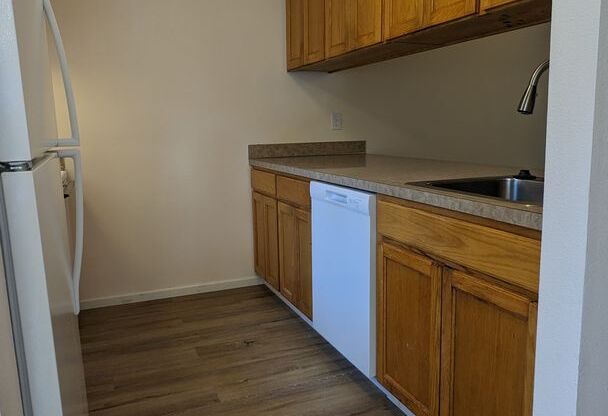 1 bed, 1 bath, 650 sqft, $1,200, Unit 02