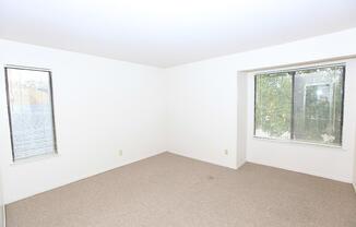 2 beds, 2 baths, 992 sqft, $1,870, Unit 122