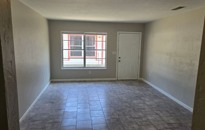 2BR/1BA Close to the University of Florida, Shands, and Butler Plaza