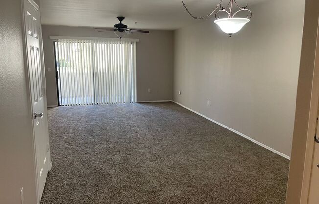 **GREAT 2 BEDROOM/2 BATHROOM CONDO IN THE HEART OF SCOTTSDALE (SCOTTSDALE RD & SHEA BLVD)**