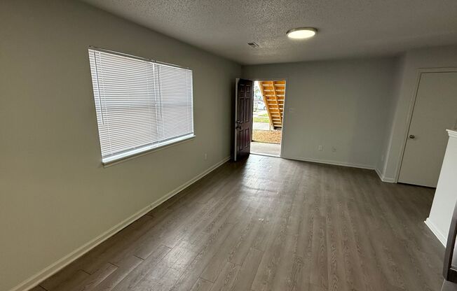 2 beds, 1 bath, 855 sqft, $999, Unit 3366-04