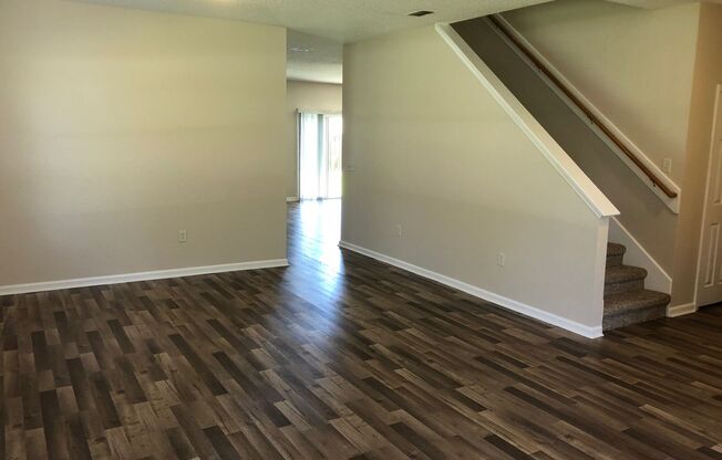 Large 5 Bedroom, 3 Bathroom Single Family Home