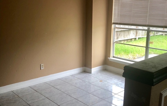 3 beds, 2 baths, $1,700