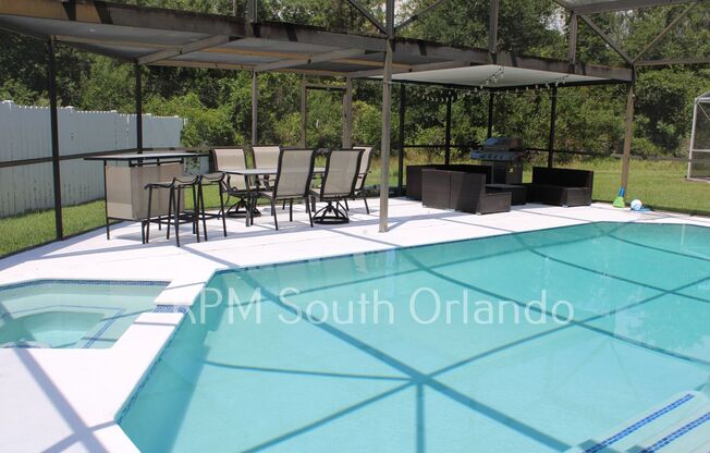 Beautiful 4 Bedroom 2.5 Bath Home with Heated Pool and Spa for Lease in Orlando