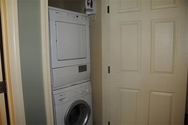 2 beds, 2 baths, 1,026 sqft, $4,400, Unit 1401