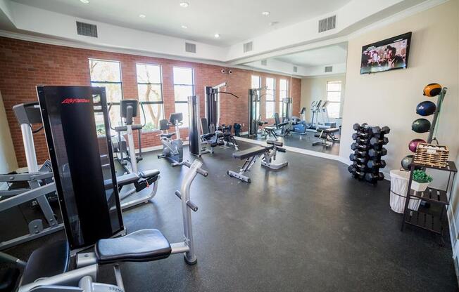 Fitness Center With Modern Equipment at Medici Apartment Homes, Bermuda Dunes