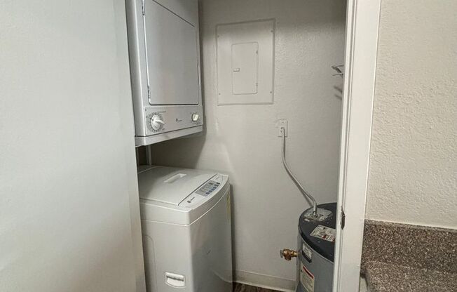 1 bed, 1 bath, 652 sqft, $1,195, Unit #1203