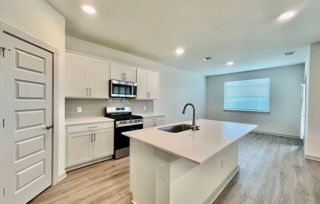 4 beds, 3 baths, $2,190