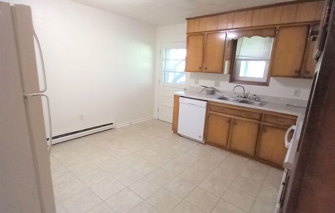 2 beds, 1 bath, 903 sqft, $1,170, Unit K-12
