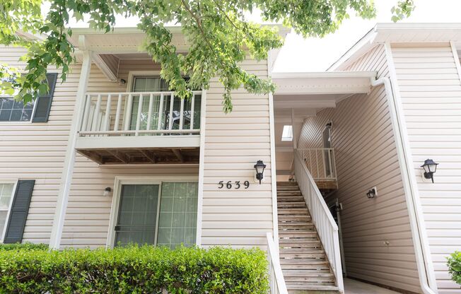 2 Bed, 1 Bath Condo off Wendover Ave Greensboro, NC