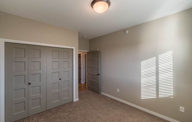 3 beds, 2 baths, 1,301 sqft, $1,730, Unit 212