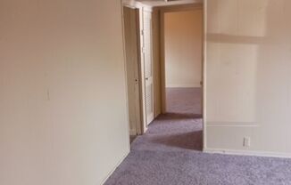 2 beds, 1 bath, $750, Unit 101 N Clay St., Unit B