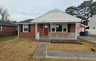 Charming 3 Bedroom, 2 Bath Home in Virginia Beach