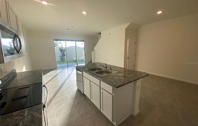2906 SUNCOAST PLNS DR
