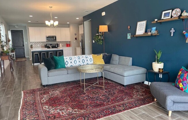 128 LACEY OAK LOOP