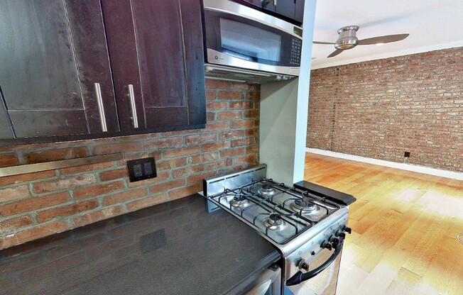 2 beds, 1 bath, $3,595, Unit 4D