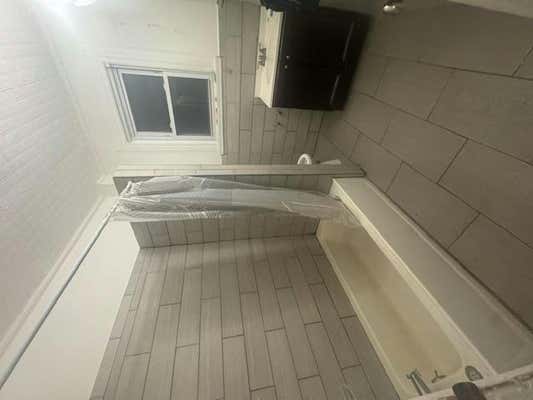 3 beds, 1 bath, 1,000 sqft, $2,899